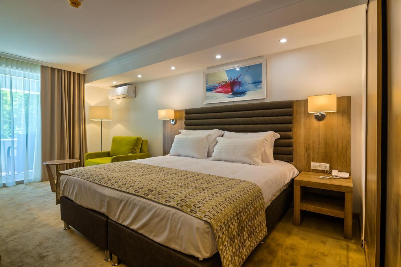 Hotel Saturn Hotel