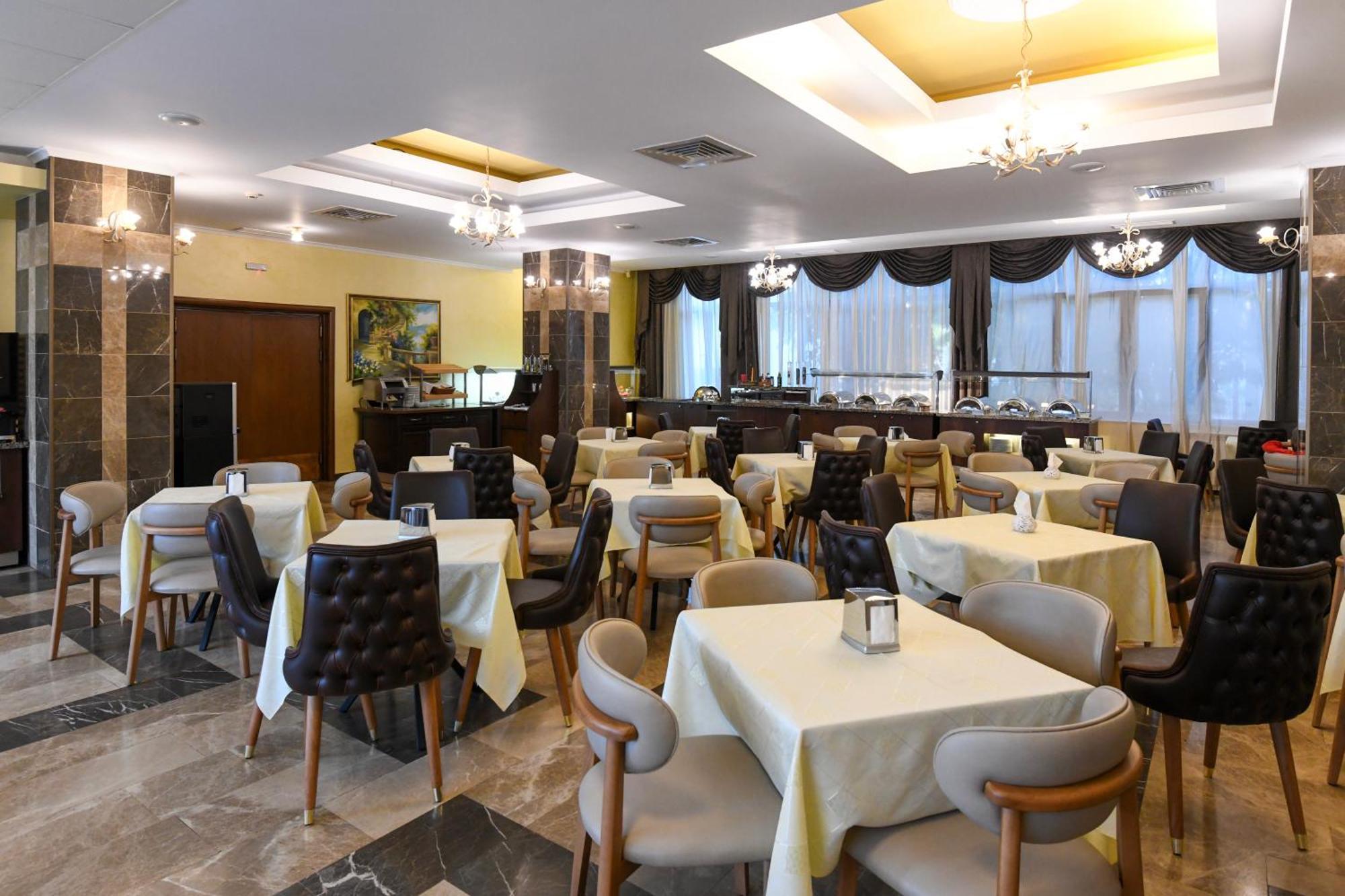 Hotel Saturn Hotel 5*